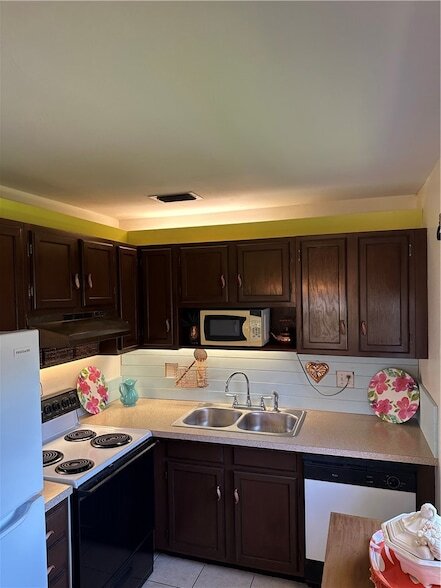 Building Photo - 16 Vista Palm Ln