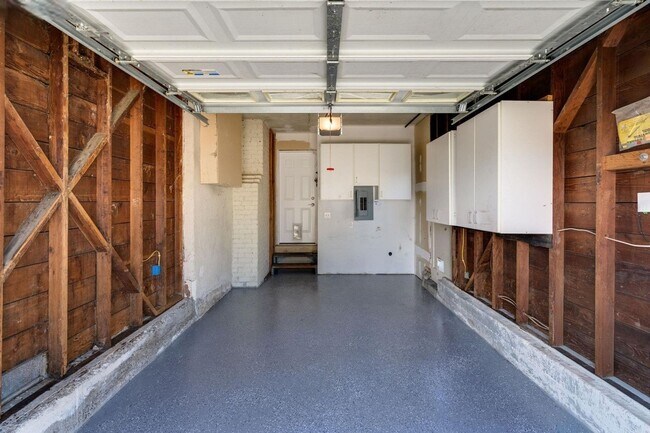 Building Photo - Light-Filled San Leandro Gem w/ Dual Garages & Expansive Yard