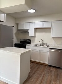 Building Photo - 2517LE