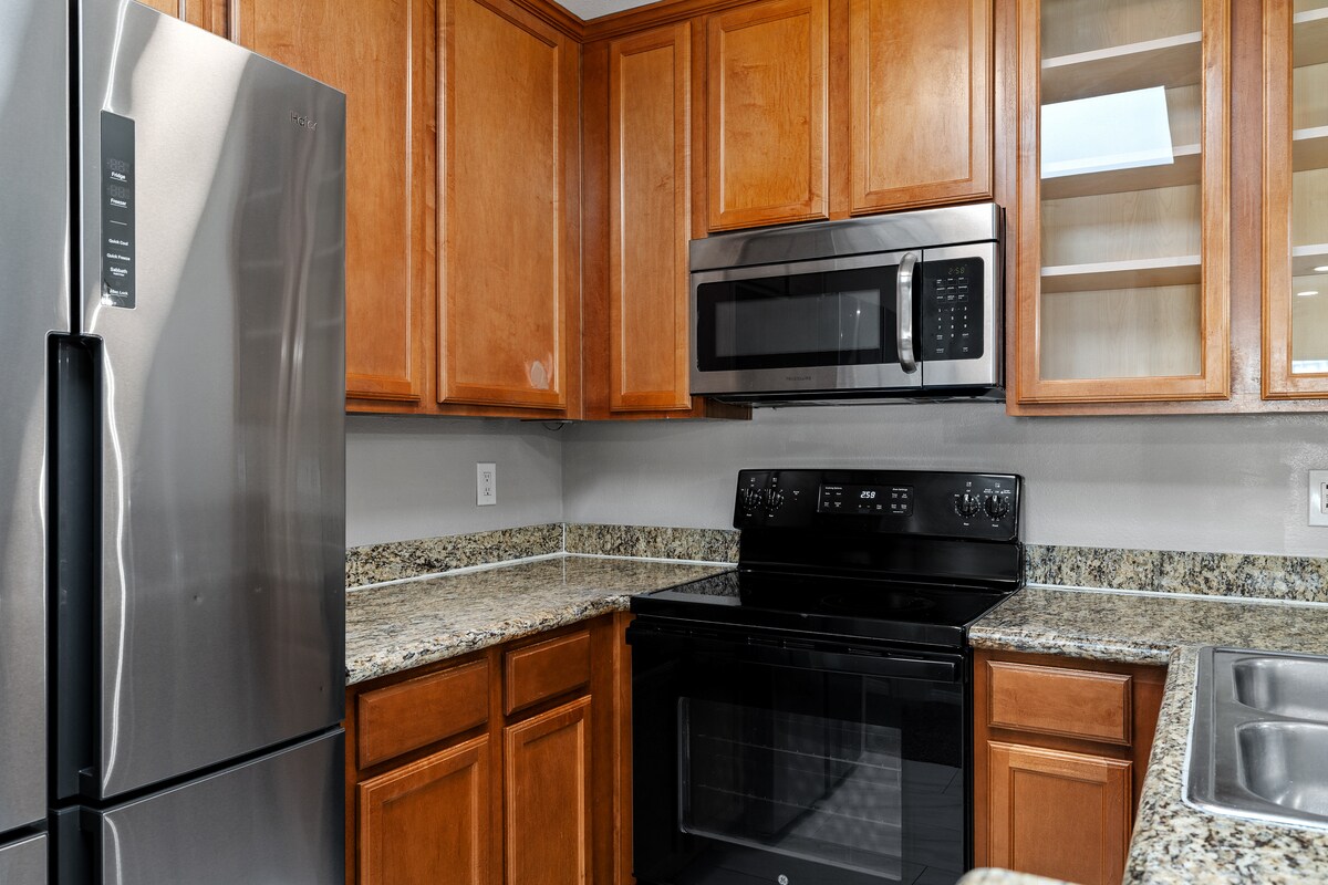 Building Photo - 7757 Margerum Ave