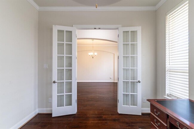 Building Photo - 2608 Pecan Creek Dr