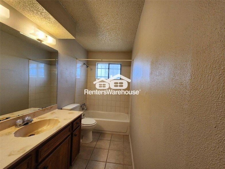 Building Photo - 9607 Hanford St