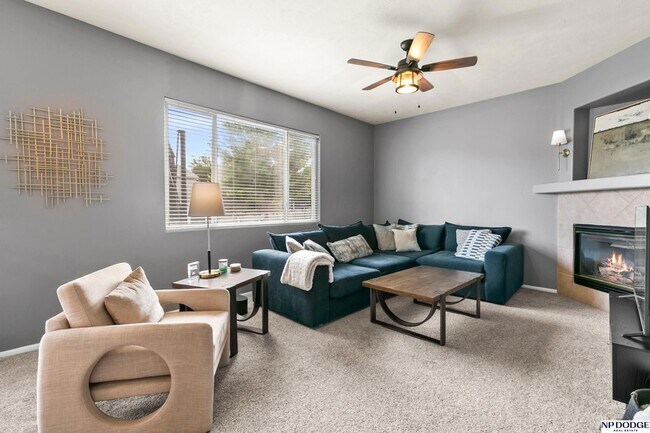 Building Photo - 1104 Valleyview Dr