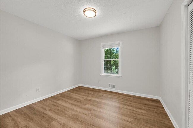 Building Photo - 5722 Port Dr