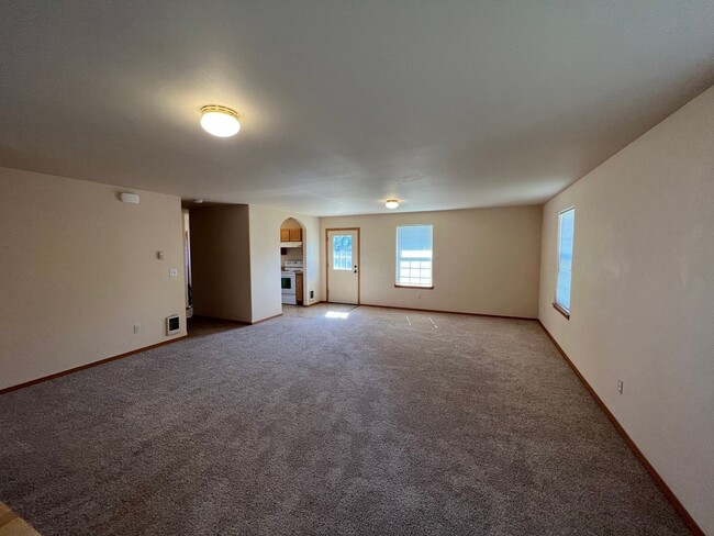 Building Photo - 309 W Helena Ave