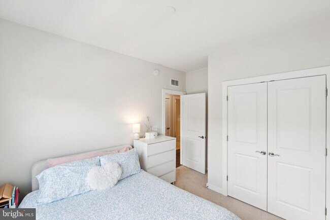 Building Photo - 1750 Blue Spruce St