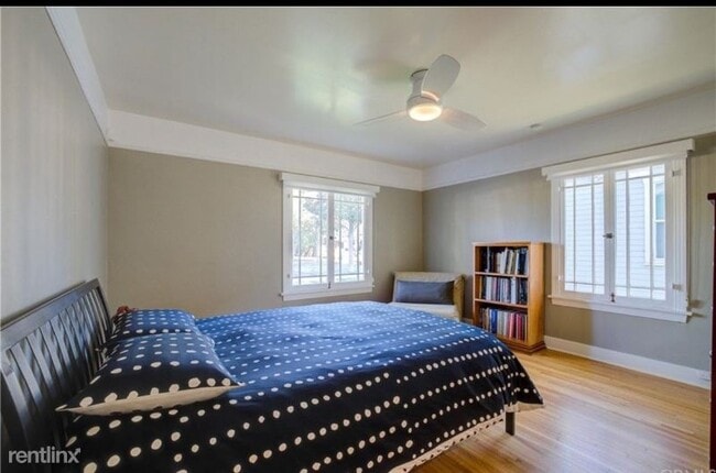 Building Photo - 3 br, 2 bath House - 221 N Berkeley Ave