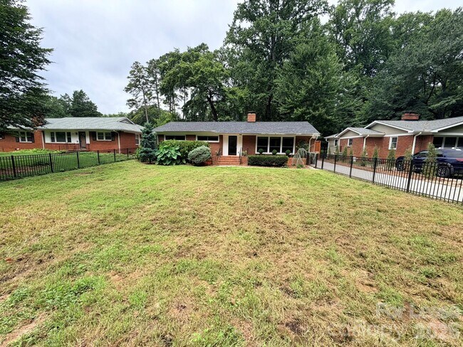 Building Photo - 3111 Airlie St