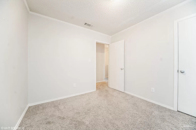 Building Photo - 4618 Lennox Pl