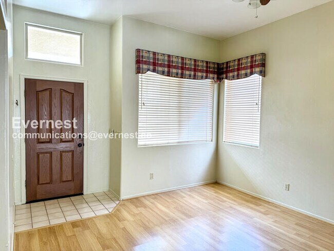 Building Photo - 3-Bedroom Home with Garage / Pet-Friendly ...