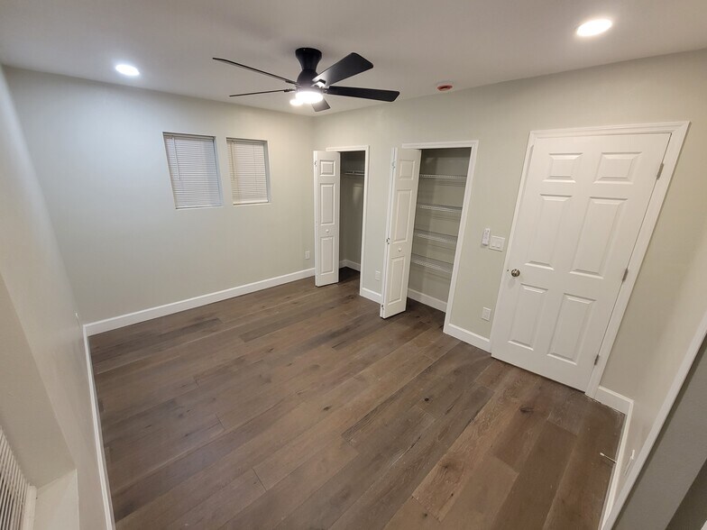 Building Photo - 611 Tanglewood St