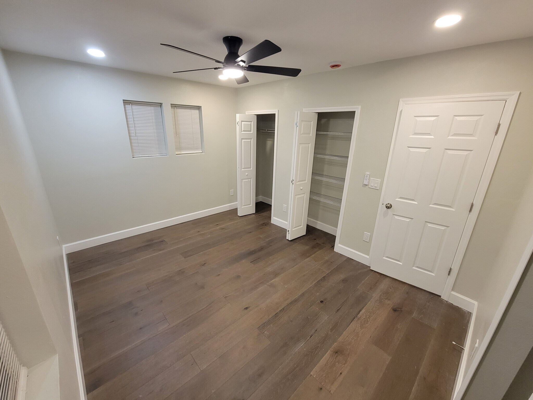 Building Photo - 611 Tanglewood St