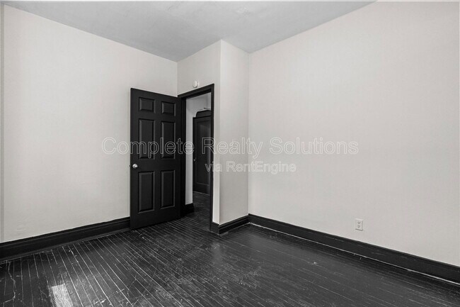 Building Photo - 4301 S 38th St