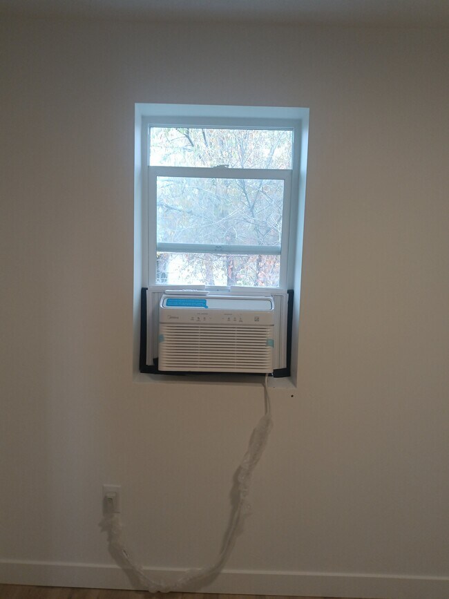 Building Photo - 6245 Margray Dr