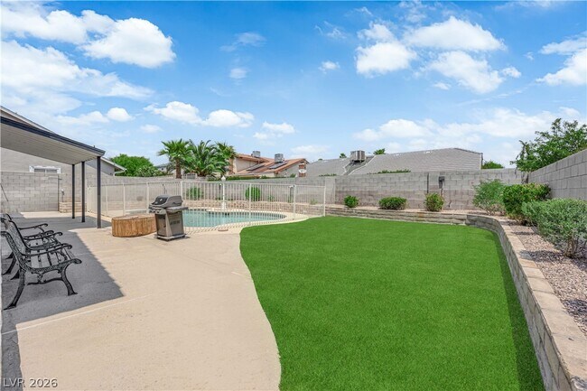 Building Photo - 6320 Peppermill Dr