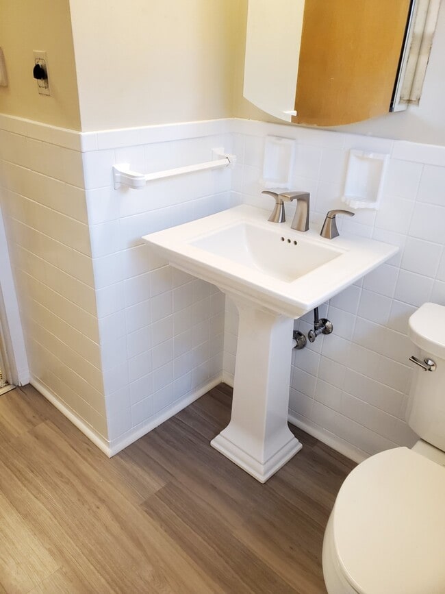 UPPER MAIN FULL BATH - 224 Bower Hill Rd