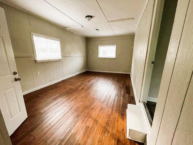 Building Photo - 3502 Edgeworth Dr