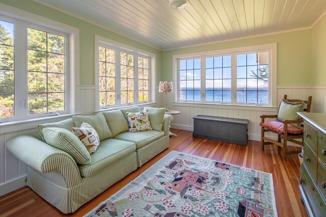 Building Photo - 39 Rockcraft