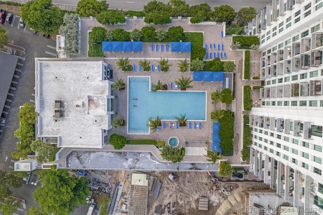 Building Photo - 300 S Australian Ave