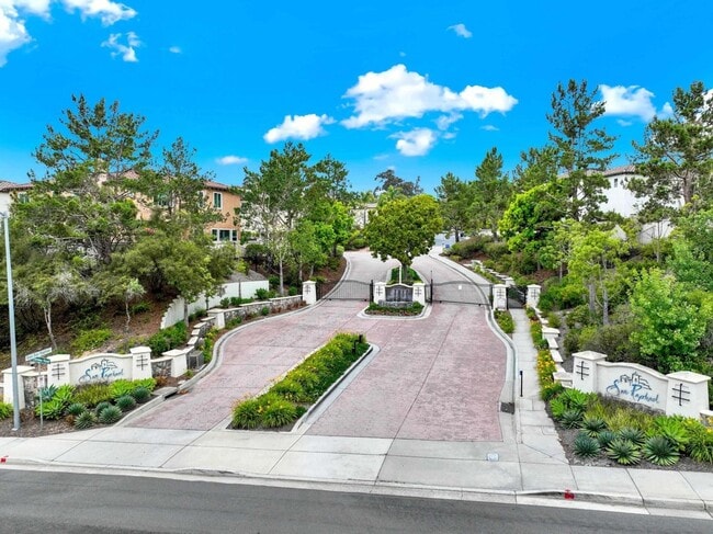 Building Photo - Nicely Updated Three Bedroom Home in Torrey Hills