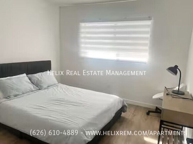 Building Photo - 523 E Live Oak Ave