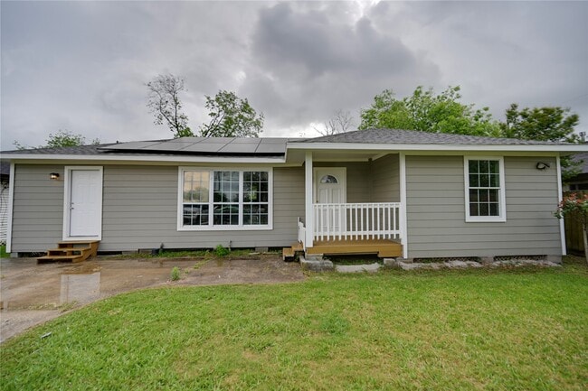 Building Photo - 3814 Nan St