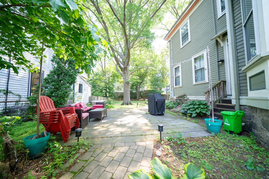 Building Photo - 56 Alleghany St