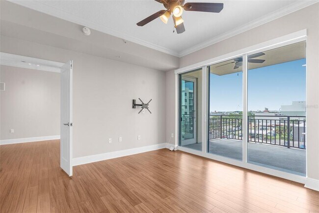 Building Photo - 1238 E Kennedy Blvd
