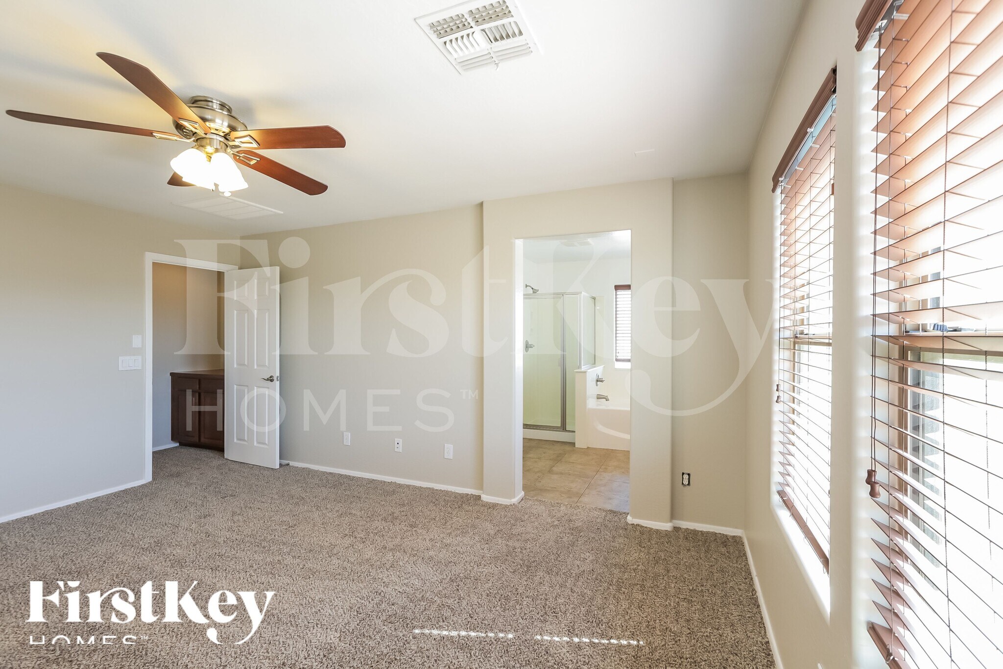 Building Photo - 2639 W Tamarisk Ave