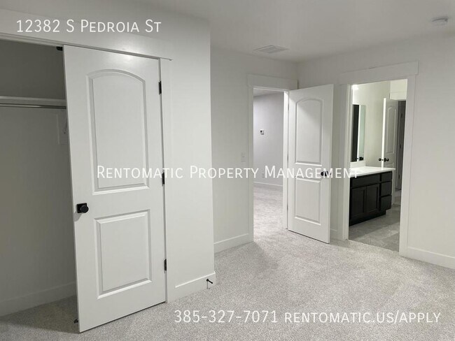 Building Photo - 12382 Pedroia St