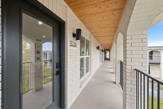 Building Photo - 5911 Sheridan Ave