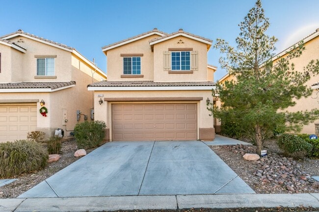 Primary Photo - Great 3 bedroom house with a large loft an...