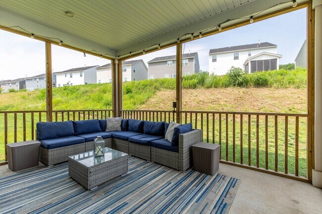 Building Photo - 5BR/3.5BA In Smyrna