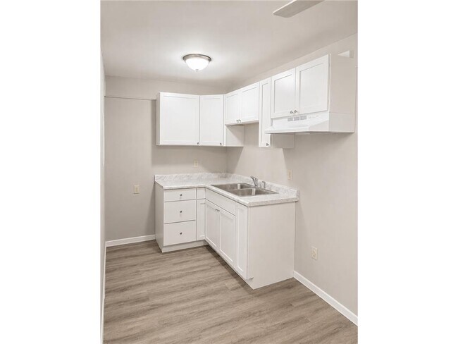 Building Photo - 800 Hackberry Dr