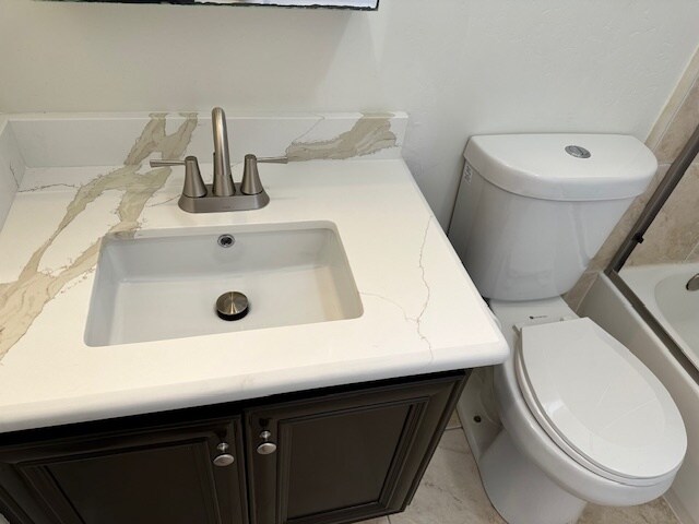 Updated vanity with newer lighting and finishes - 5510 Adelaide Ave