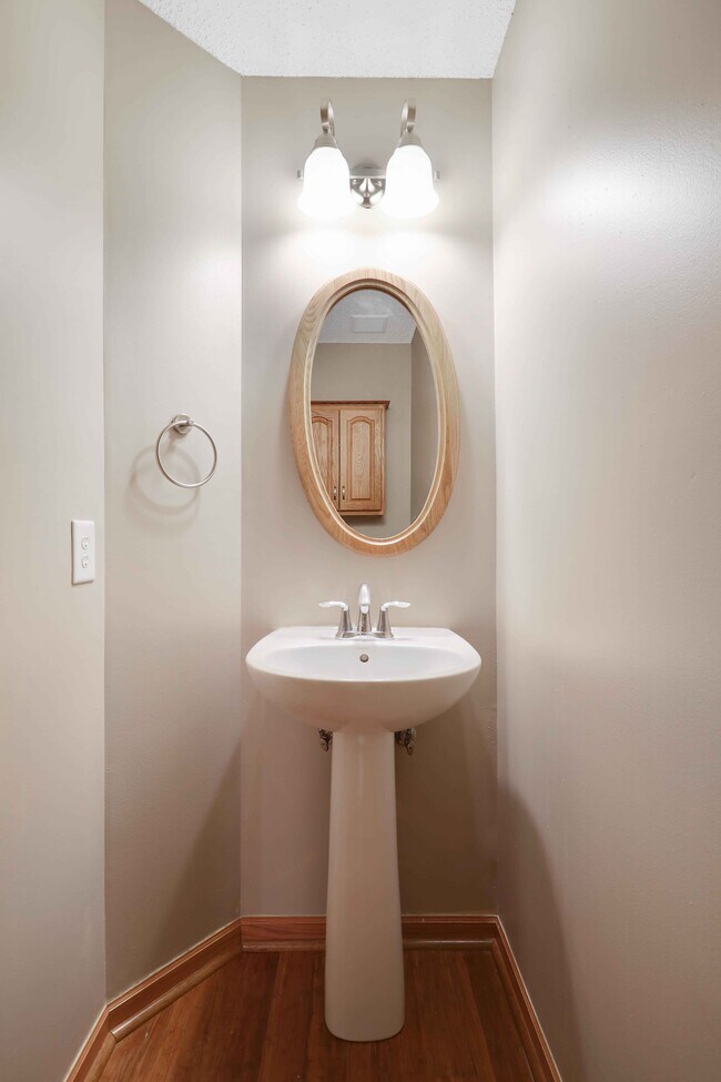 Building Photo - 15215 60th Ave N