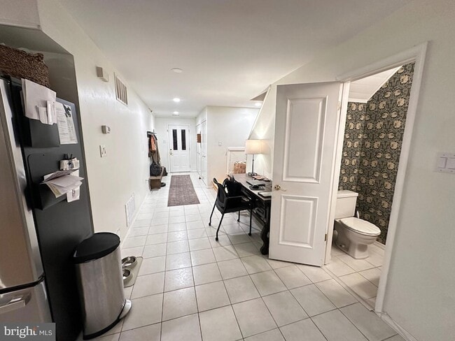 Building Photo - 769 N Ringgold St