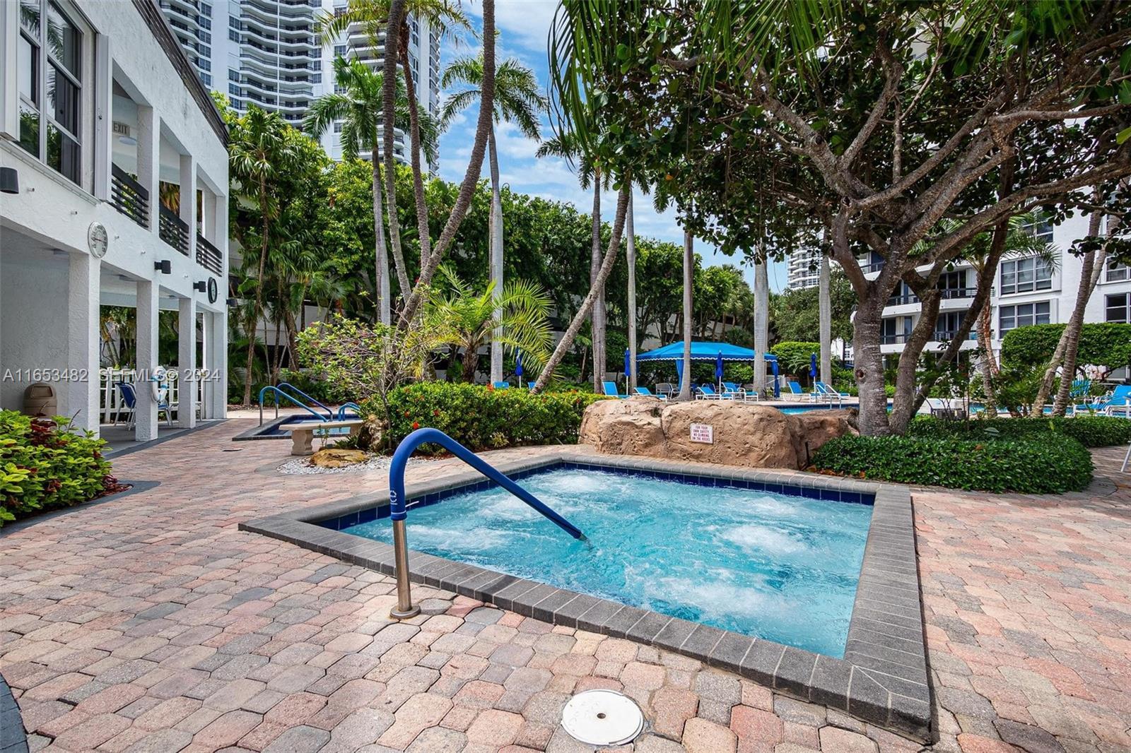 Building Photo - 3600 Mystic Pointe Dr