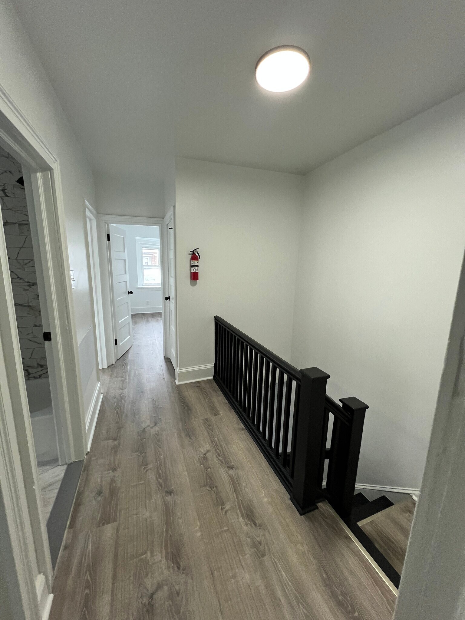 Building Photo - 919 Elsinore Pl