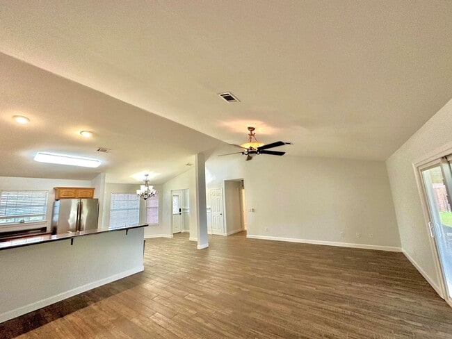 Building Photo - 5127 Stewart Dr