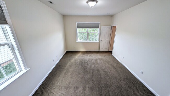 Building Photo - 3/2.5 House in Arden Near Long Shoals Exit