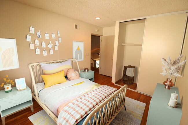 Building Photo - Spacious Corner Lot Home in Desirable Vent...