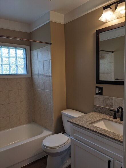 First floor bathroom - 859 Irvin St