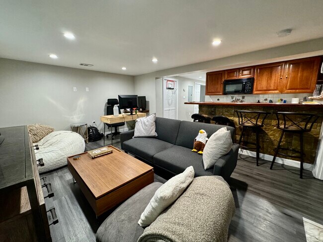 Building Photo - 62 Manet Rd