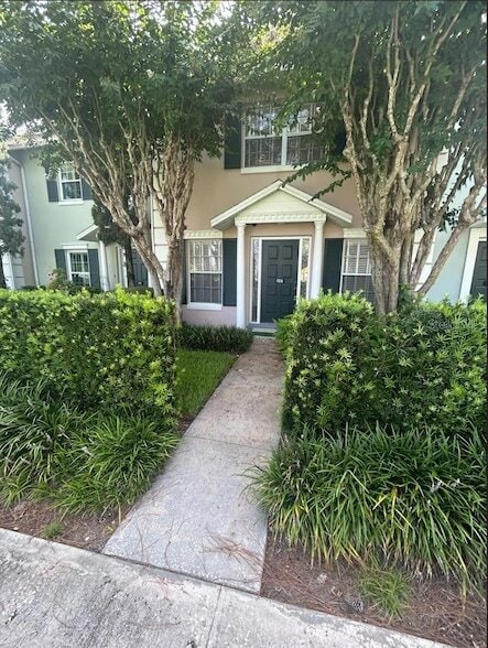 Building Photo - 106 S Primrose Dr