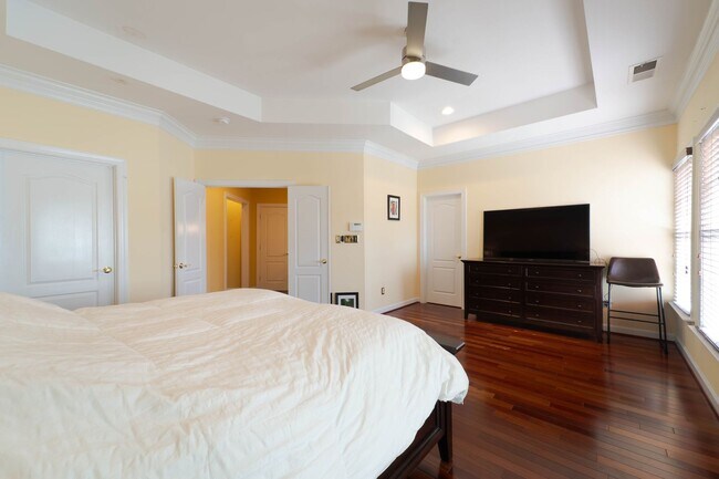 Building Photo - Well Appointed 3 Bedroom 3.5 Bath Townhome...