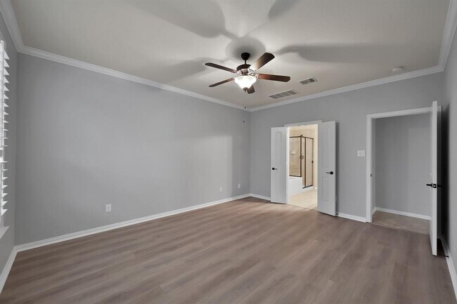 Building Photo - 31719 Dover Oaks Ln