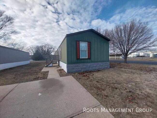 Building Photo - 3 Bed 2 Bath Home Available for Lease at L...