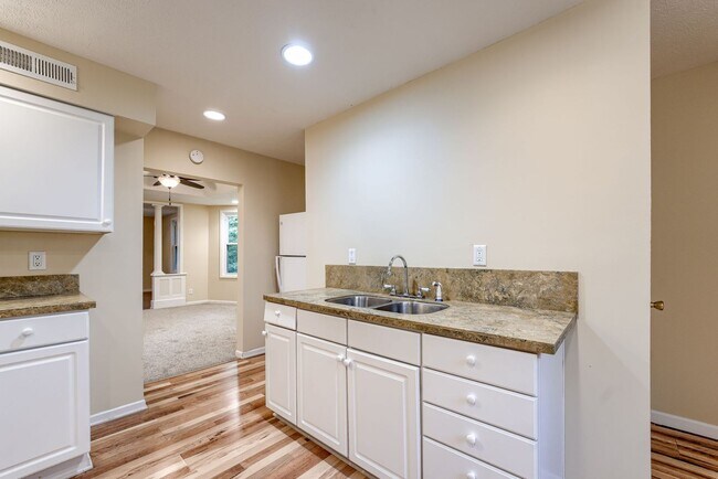 Building Photo - 1101 Bancroft St