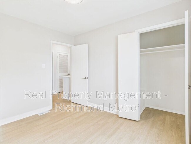 Building Photo - 2701 Midlothian Tpke